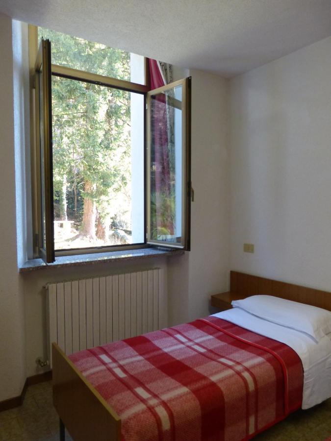 Ostello Al Deserto Chiavenna Exterior foto