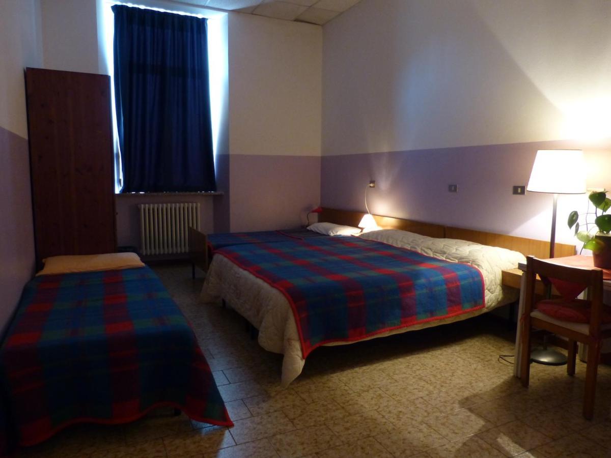 Ostello Al Deserto Chiavenna Exterior foto