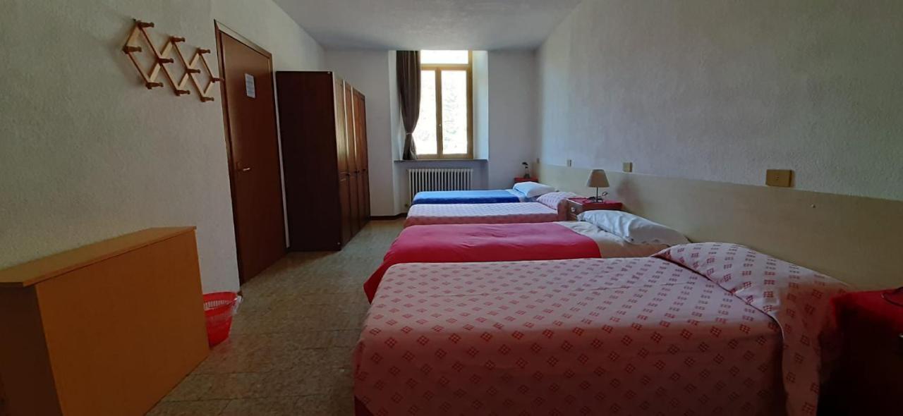 Ostello Al Deserto Chiavenna Exterior foto
